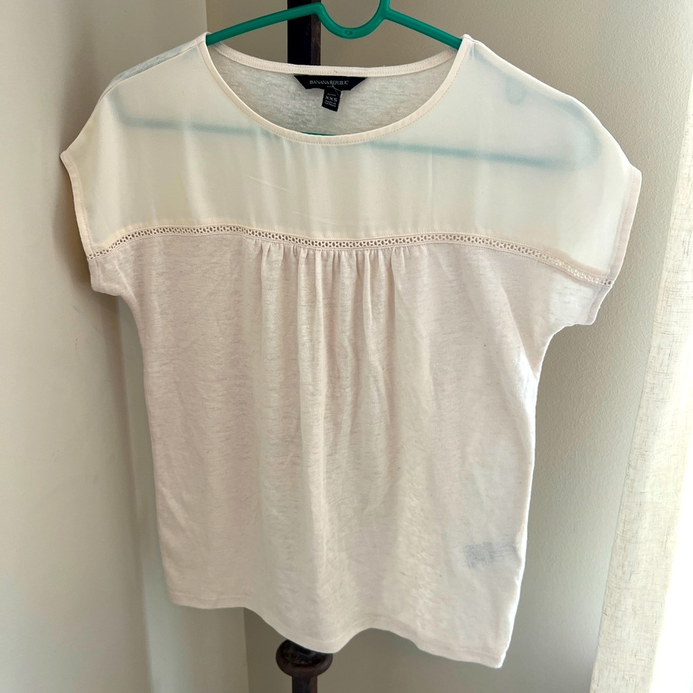 Smoke free. Clean cream top. Pairs well